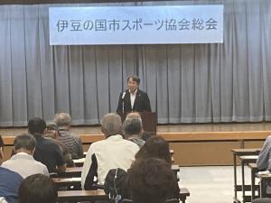 挨拶をする山下市長
