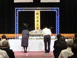献花の様子