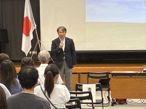 挨拶をする山下市長