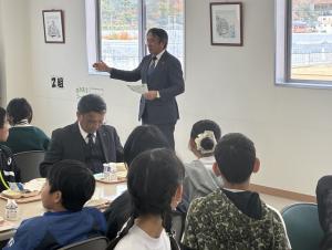 挨拶をする山下市長