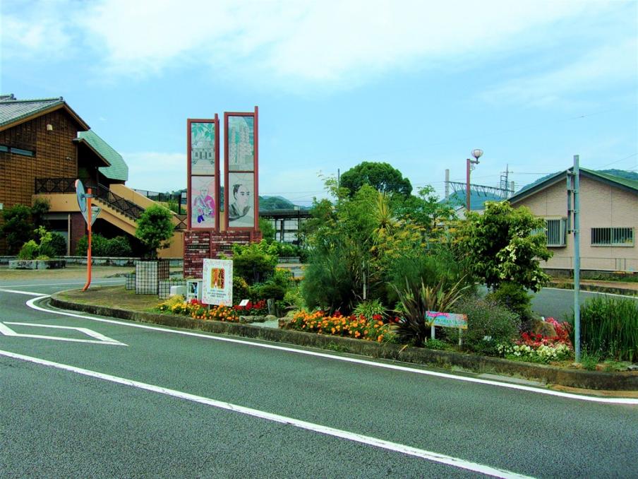 時代劇場公園前花壇