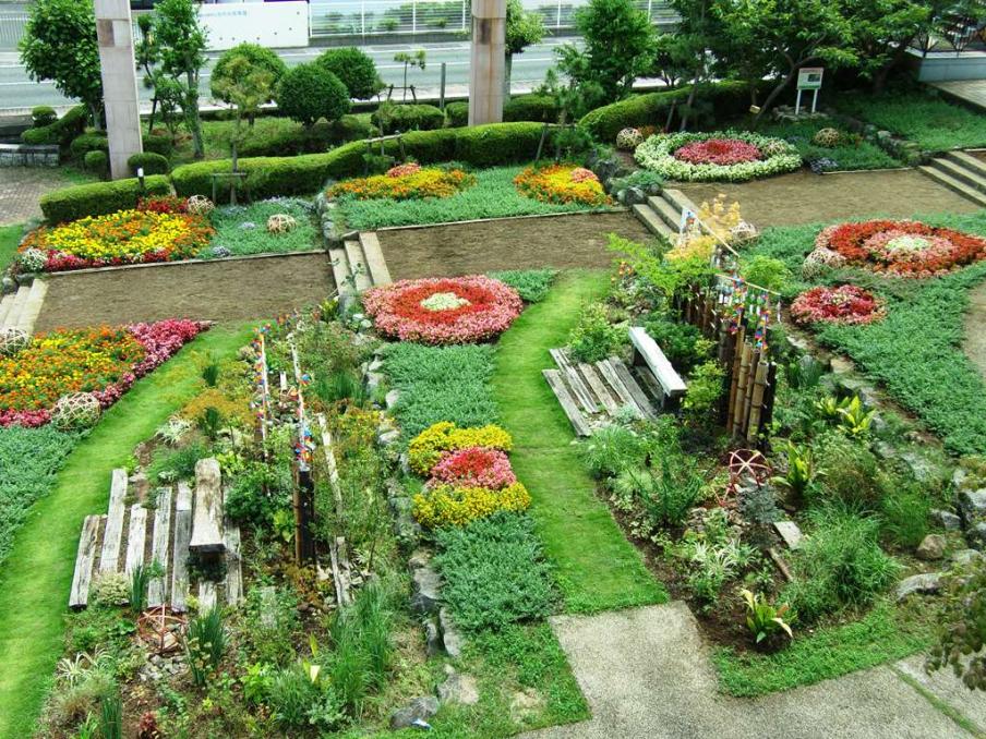 おもてなし花壇（全景）